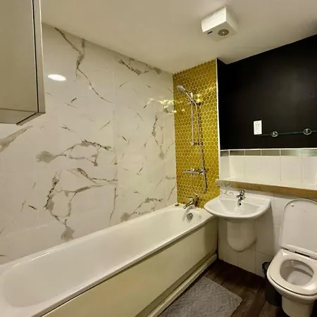 Apartment Luxury 3 Bedroom 5bed Duplex For 9 Guest Birmingham
