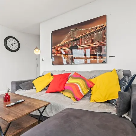 Luxury 3 Bedroom 5bed Duplex For 9 Guest * Birmingham