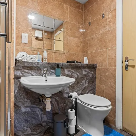 Luxury 3 Bedroom 5bed Duplex For 9 Guest