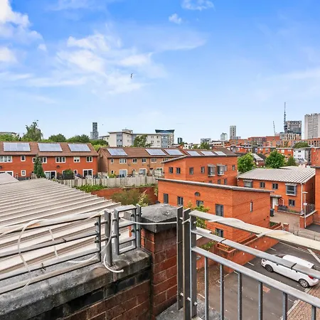 Luxury 3 Bedroom 5bed Duplex For 9 Guest * Birmingham